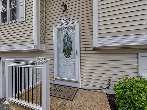 2nd image of 10725 Freds Oak Ct