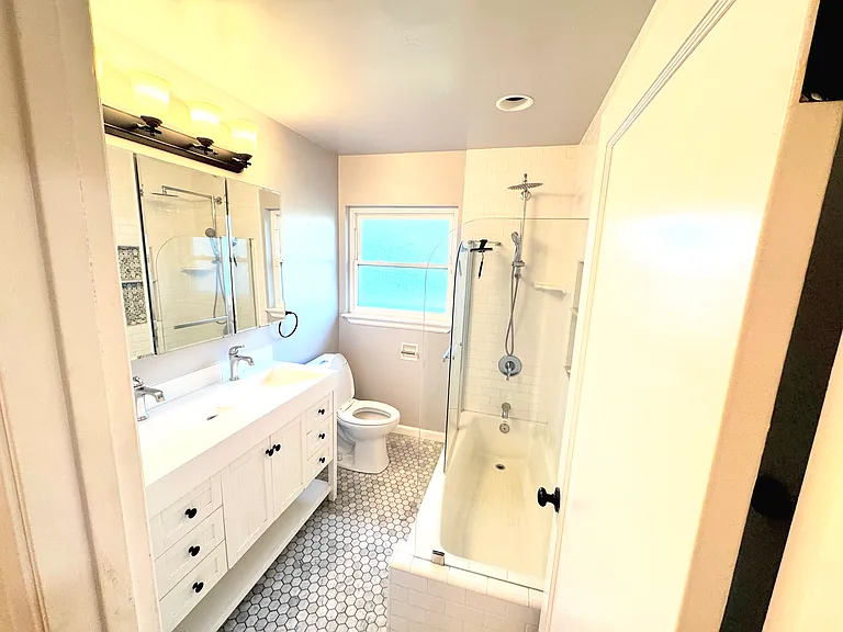 3600 Ardmore Rd — Photo 8