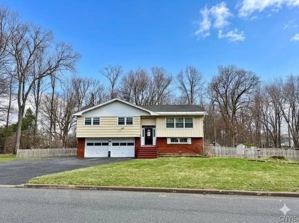 733 W Embargo St, Rome, NY 13440