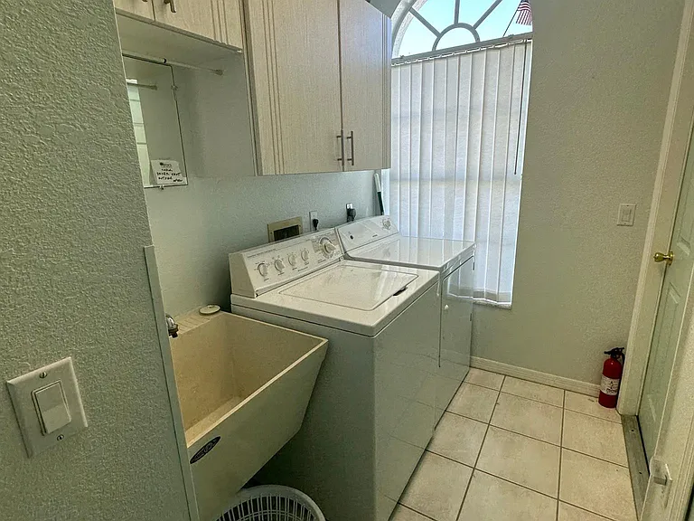 603 Rotonda Cir — Photo 9