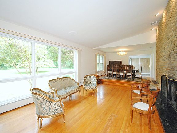 3rd image of 38 Salem Ridge Dr