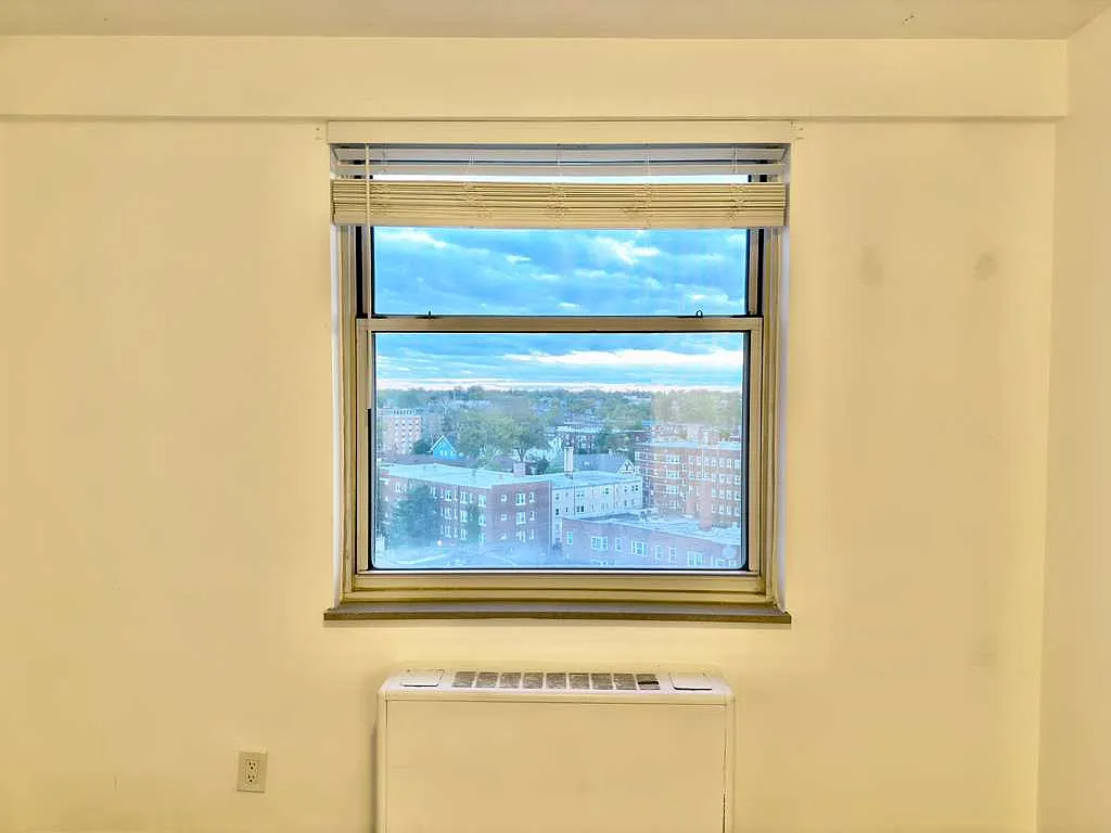 Building Photo - 11850 Edgewater Dr #1023
