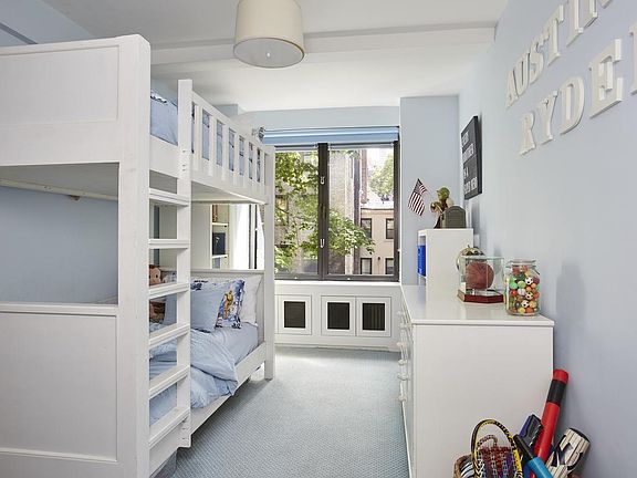 4th image of 230 E 50th St APT 4B