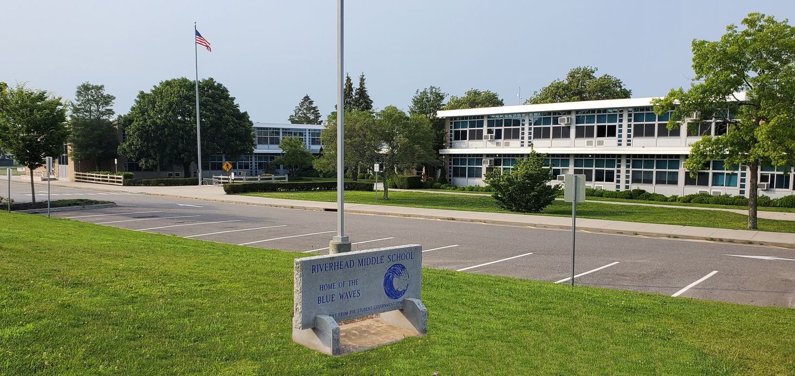  Riverhead Middle School