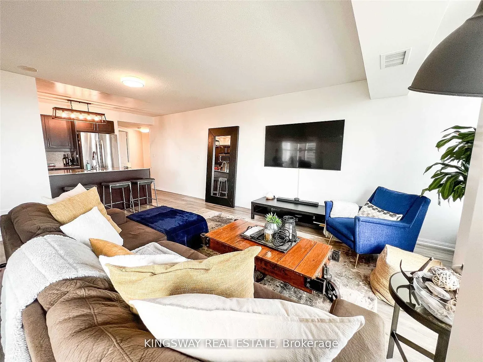3 bed, $3,700 — Photo 4