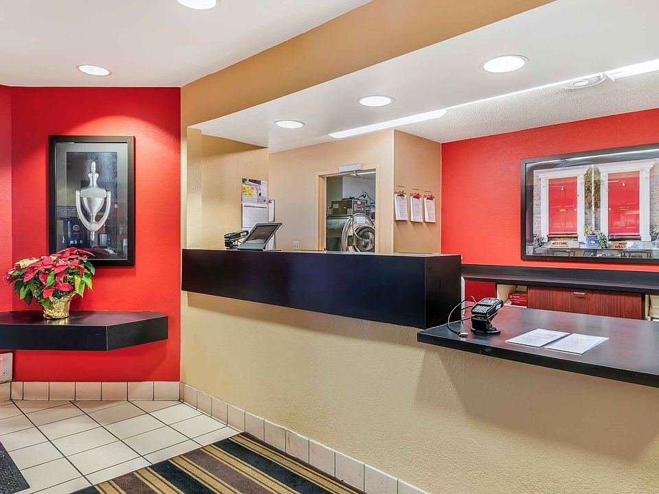 Lobby and Guest Check-in