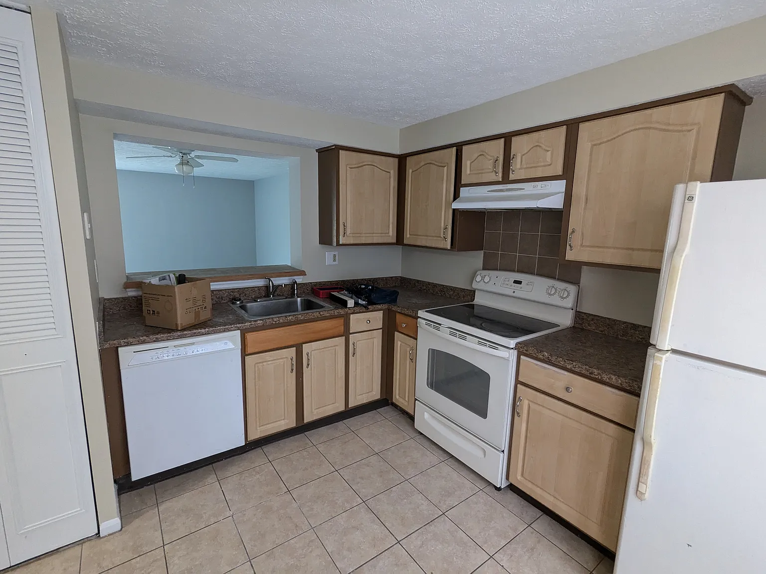 3 bed, 1140 sqft, $2,195 — Photo 4