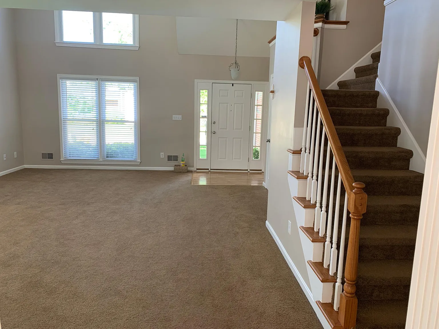 4 bed, 2.5 bath, 2485 sqft, $2,495 — Photo 2