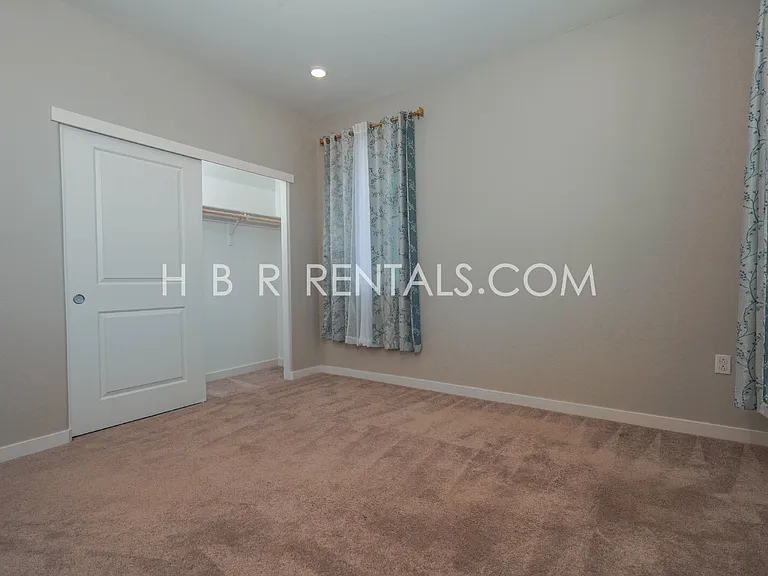 1038 Osprey Dr — Photo 14