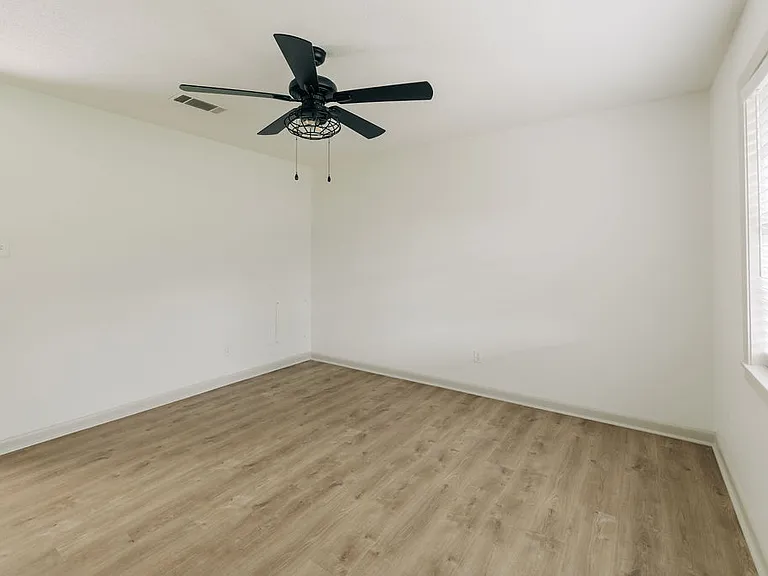 4713 N Bolton Ave — Photo 30