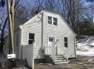 864 Fort Salonga Rd, Northport, NY 11768