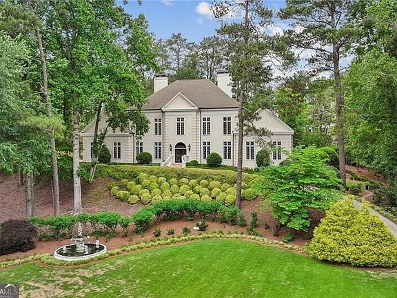 2nd image of 105 Wilderbluff Ct