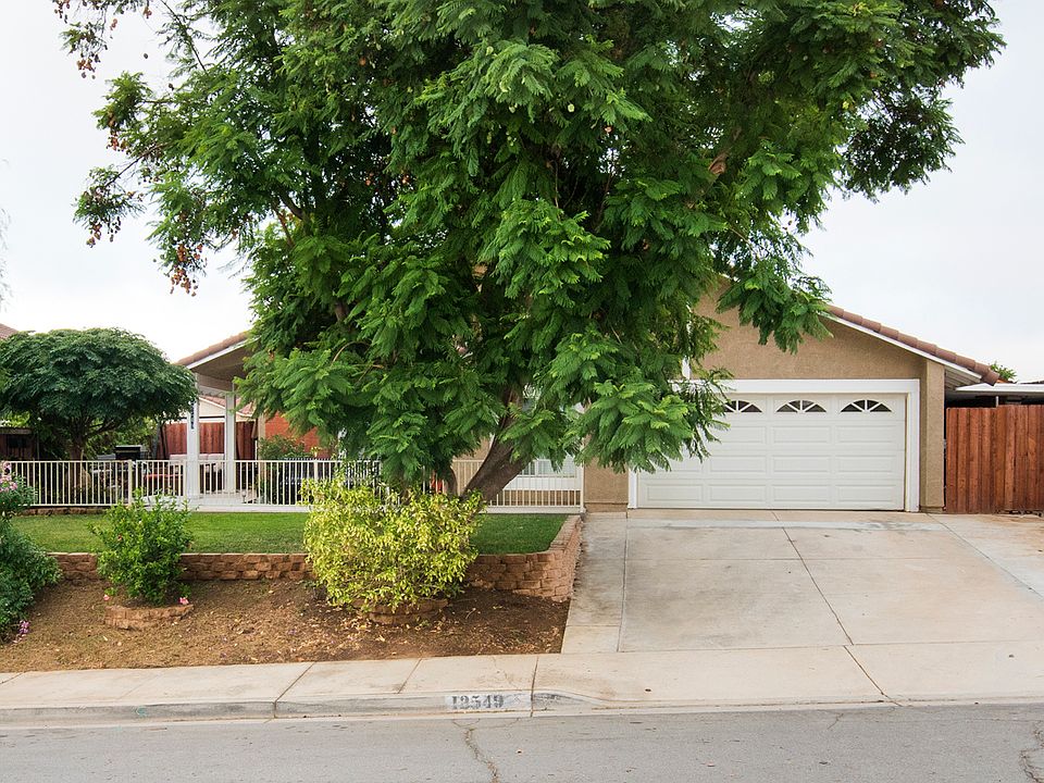 1st image of 12549 Hackberry Ln