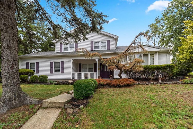 1st image of 31 Michele Dr