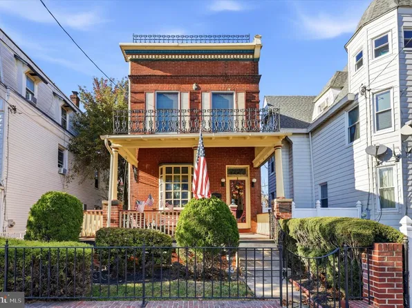6940 Hegerman St, Philadelphia, PA 19135