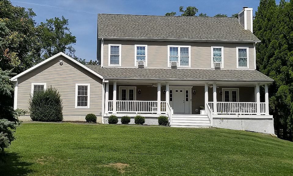 1st image of 3 Strawberry Ln