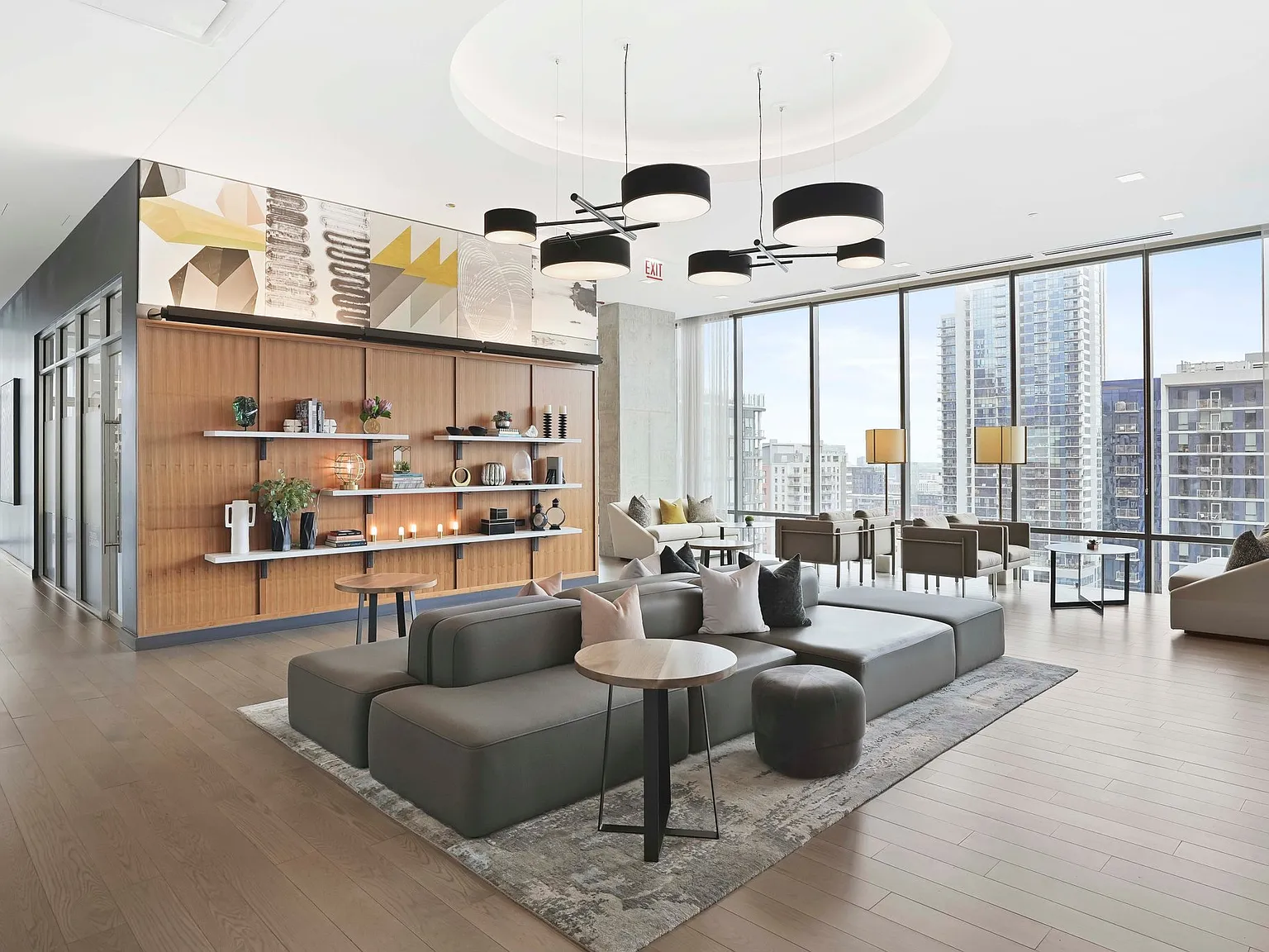 Spacious River North Studio In Central Downtown Chicago Location — Photo 4