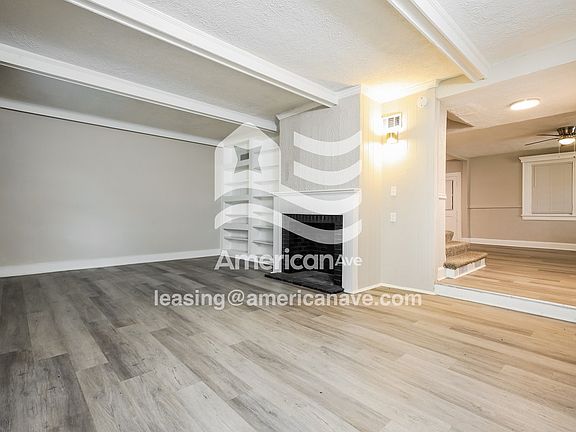 1227328_004_wm_-_living_room_12965543.jpg