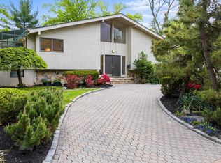 22 Churchill Rd, Englewood Cliffs, NJ 07632