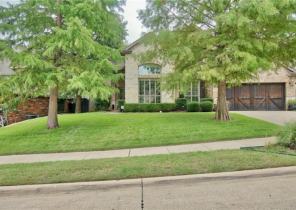 1st image of 114 Red Bluff Dr