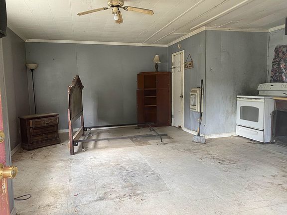 5th image of 1021 S Washington Ave