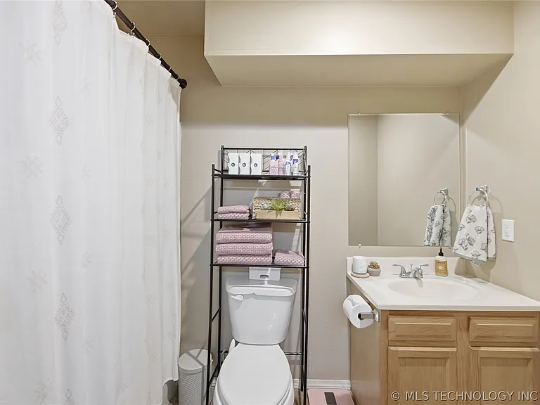 1407 W Haskell St — Photo 15