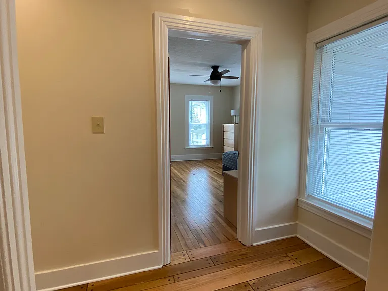 Hall to bedroom 3 & 4