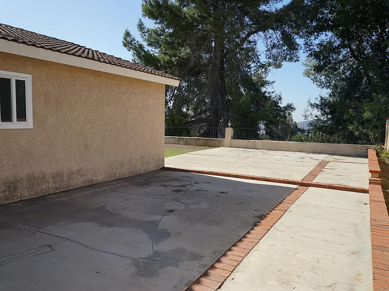 24427 Goldpoint Pl — Photo 10