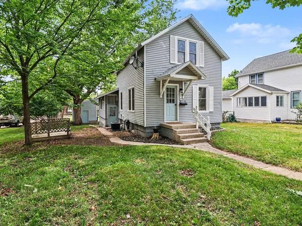 319 N Rowe St, Ludington, MI 49431