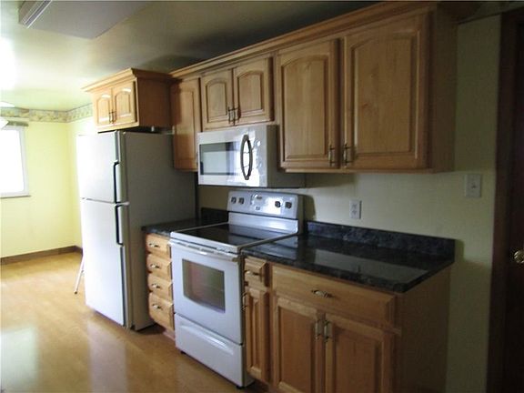 5th image of 409 Edgeway Dr