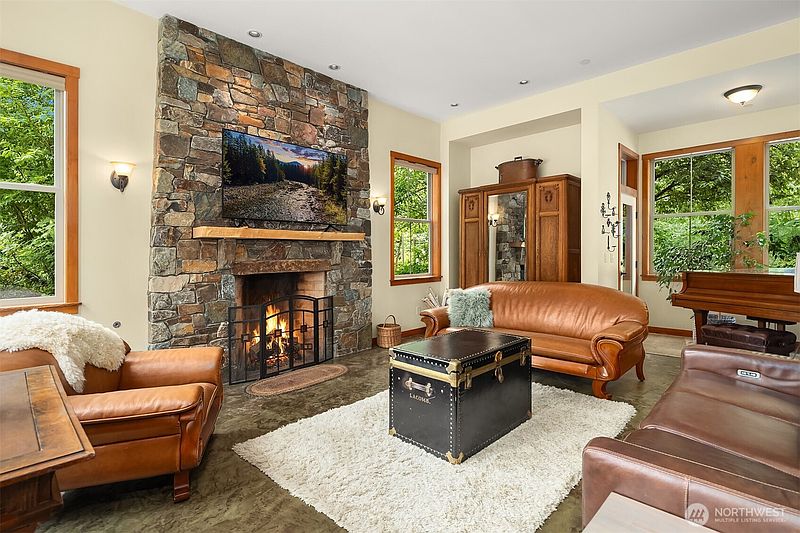4th image of 14340 Batten Road NE
