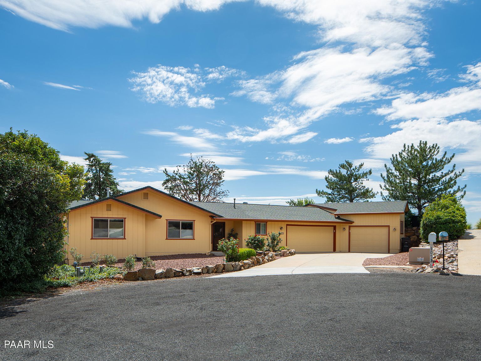 1073 N Broken Wagon Trl