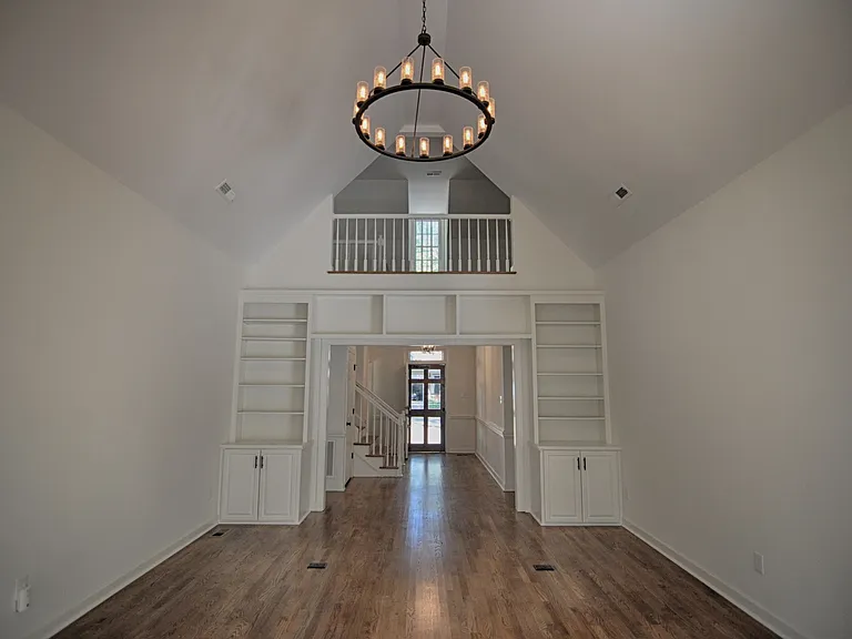 2068 Carriage Way — Photo 4