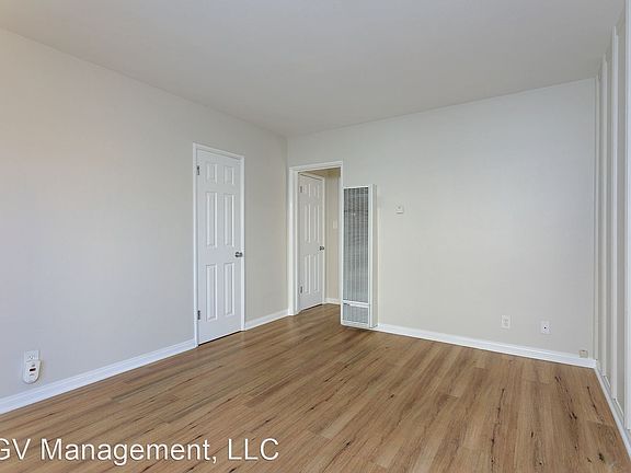 4th image of 502 Orange Ave APT 5