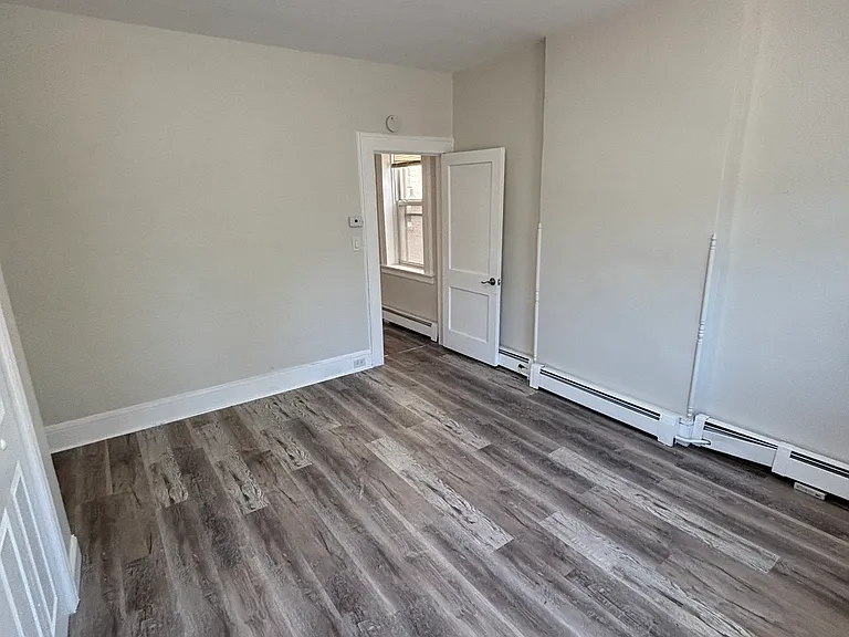 70 Pine St #1 — Photo 2
