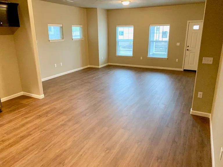839 Water Ave NE — Photo 15