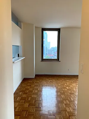 Rented by Living Quest Real Estate Inc. | media 7
