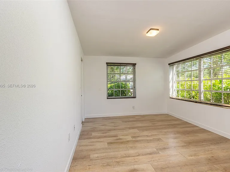 228 SW 23rd Rd #FRONT — Photo 24