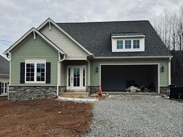 5005 Claremont Cir SW, Roanoke, VA 24014