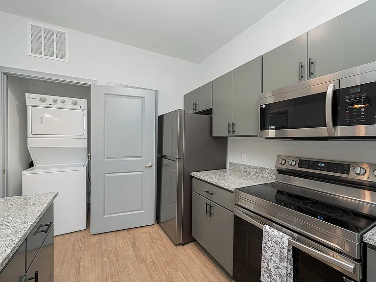 Large Kitchen with in Home W/D
