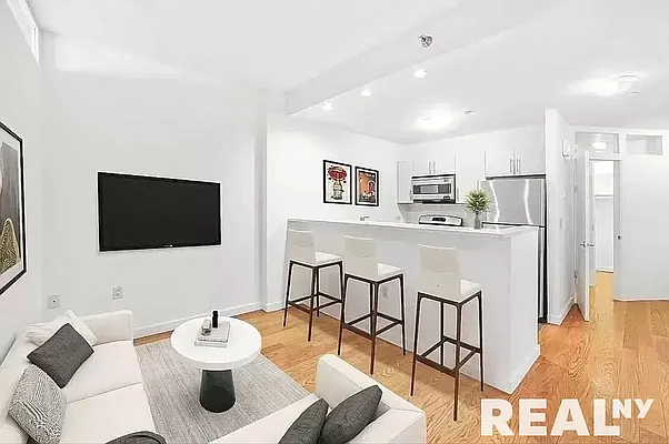Rented by REAL New York | media 27
