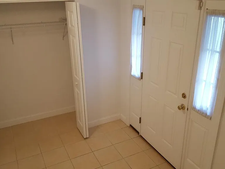 523 Hancock St — Photo 12