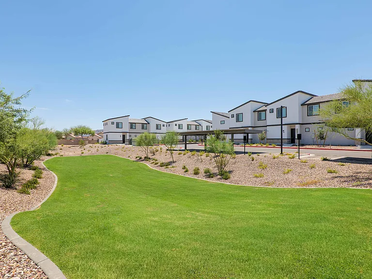 Corsica Villas at Euclid Avenue — Photo 16