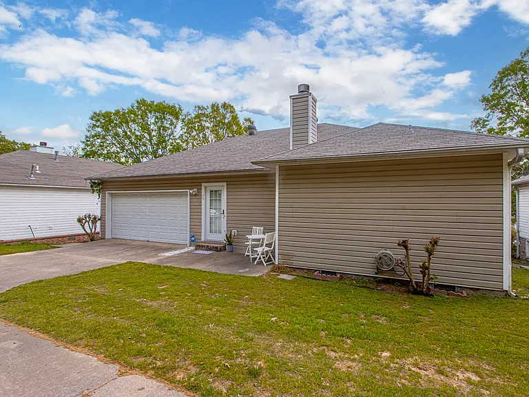 135 Willow Grove Rd — Photo 32