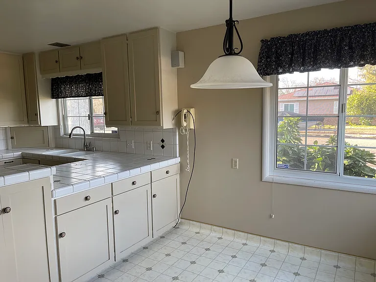 101 Sherman Dr — Photo 10