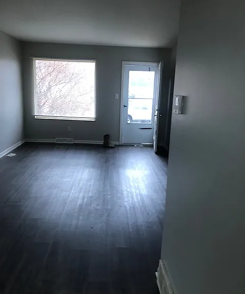 1126 McCarley Dr E — Photo 2
