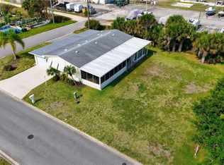 1201 Chipewa Dr, Barefoot Bay, FL 32976