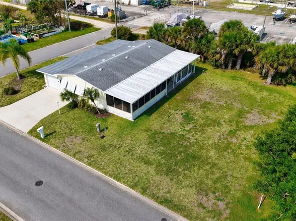 1201 Chipewa Dr, Barefoot Bay, FL 32976