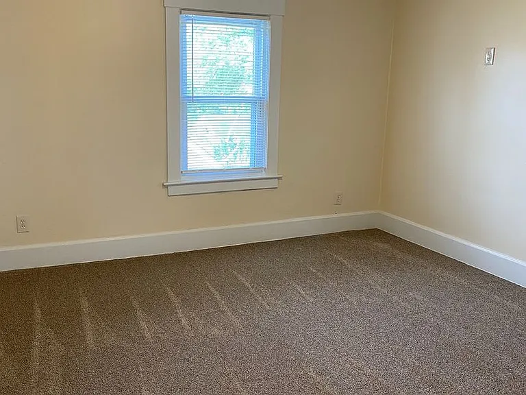 326 E Liberty St — Photo 11