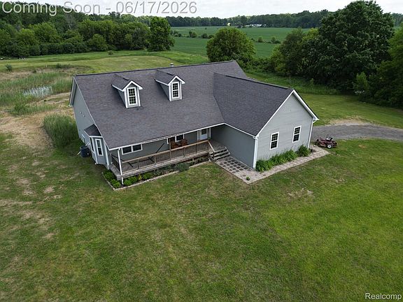 3rd image of 2543 Greenwood Rd